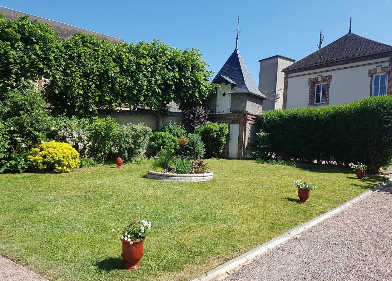 Le Clos Saint-Germain Rugles Bagian luar foto