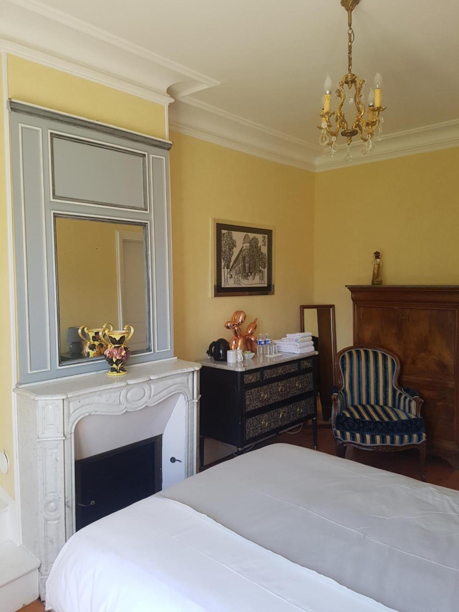 Le Clos Saint-Germain Rugles Bagian luar foto