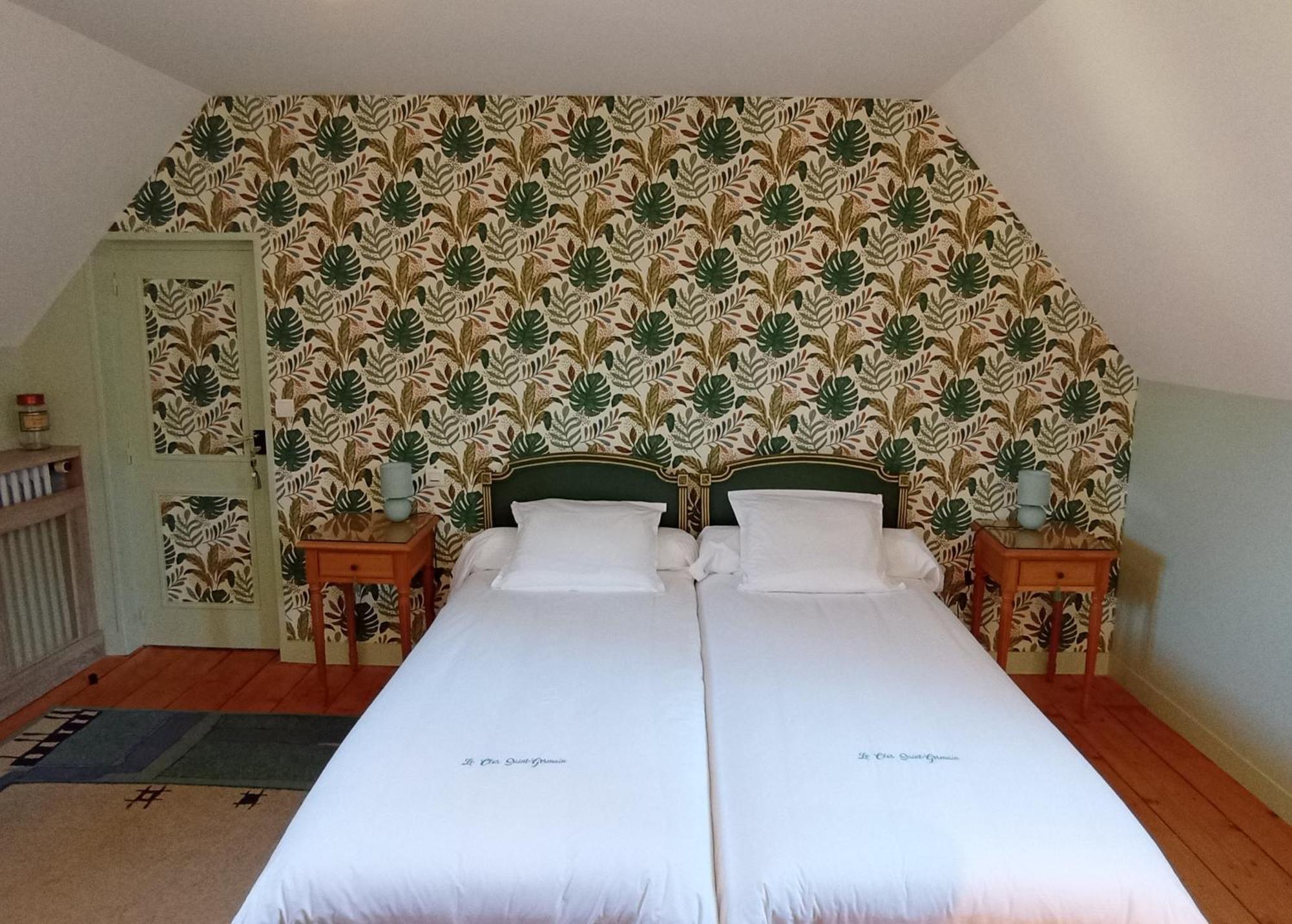Le Clos Saint-Germain Rugles Bagian luar foto