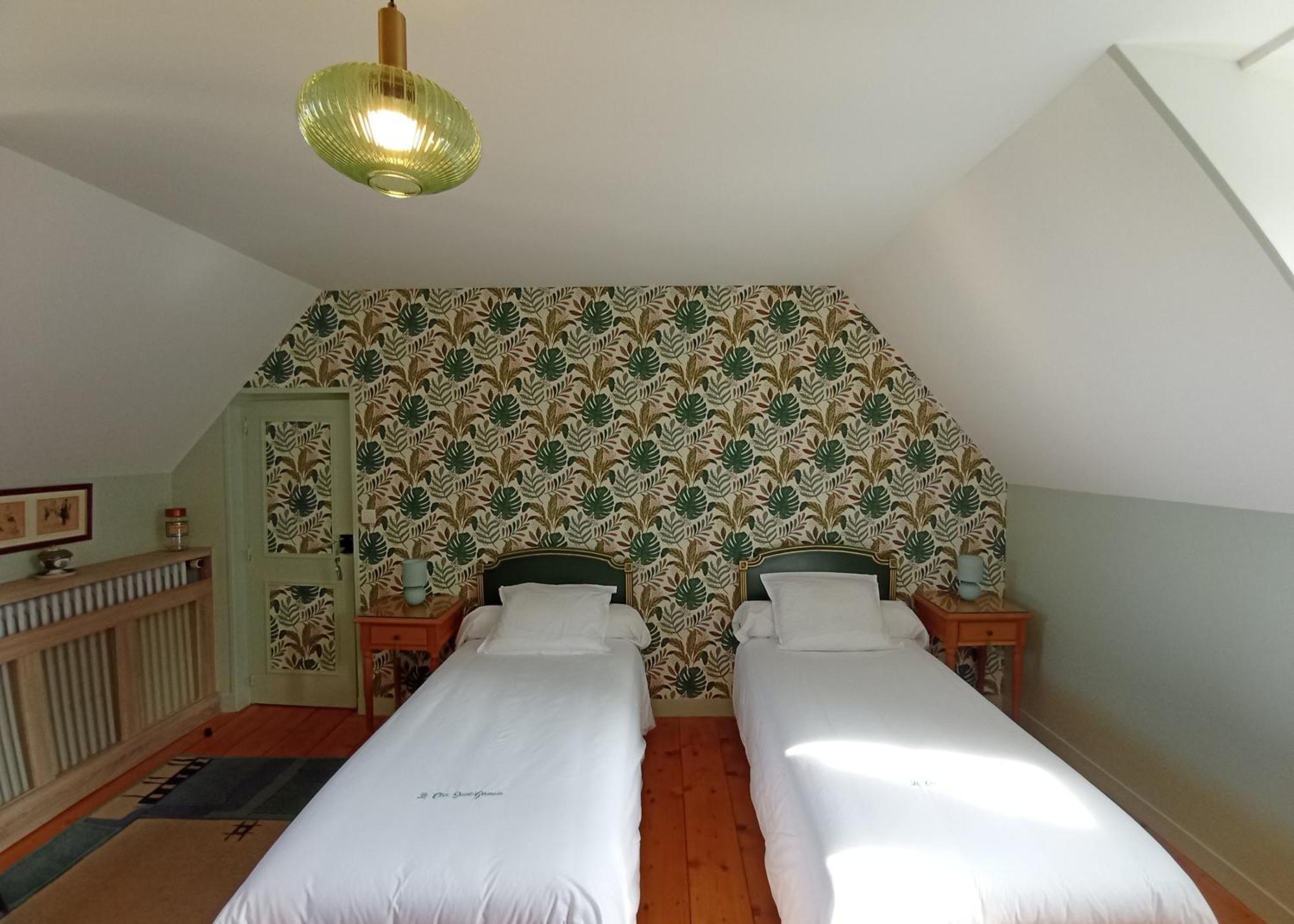 Le Clos Saint-Germain Rugles Bagian luar foto